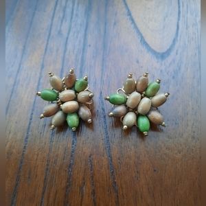 Vintage cluster wooden beats clip on earrings